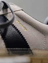 Load image into Gallery viewer, Isaque Leather Suede Trainers
