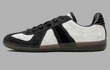 Load image into Gallery viewer, Abel Paisley Silk Sneakers
